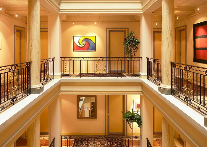 维多利亚酒店 4*