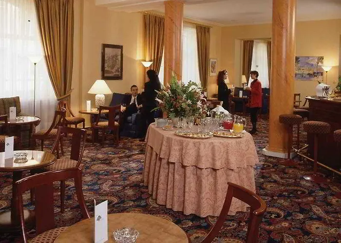 维多利亚酒店 4*